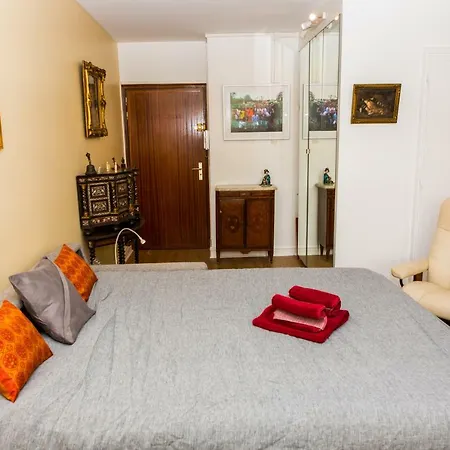 Апартаменты Grand Studio Sur Jardin Interieur 6 Париж
