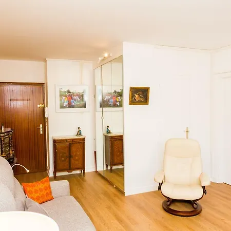 Grand Studio Sur Jardin Interieur 6 Париж